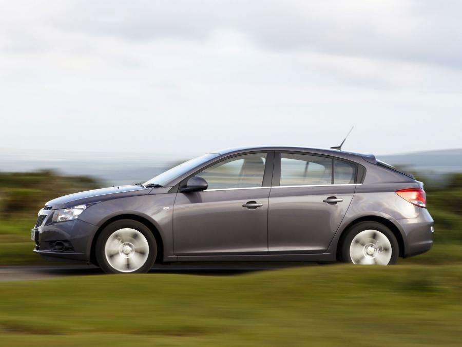  Chevrolet Cruze Hatchback 2011 года  (UK) (фото 5 из 43)